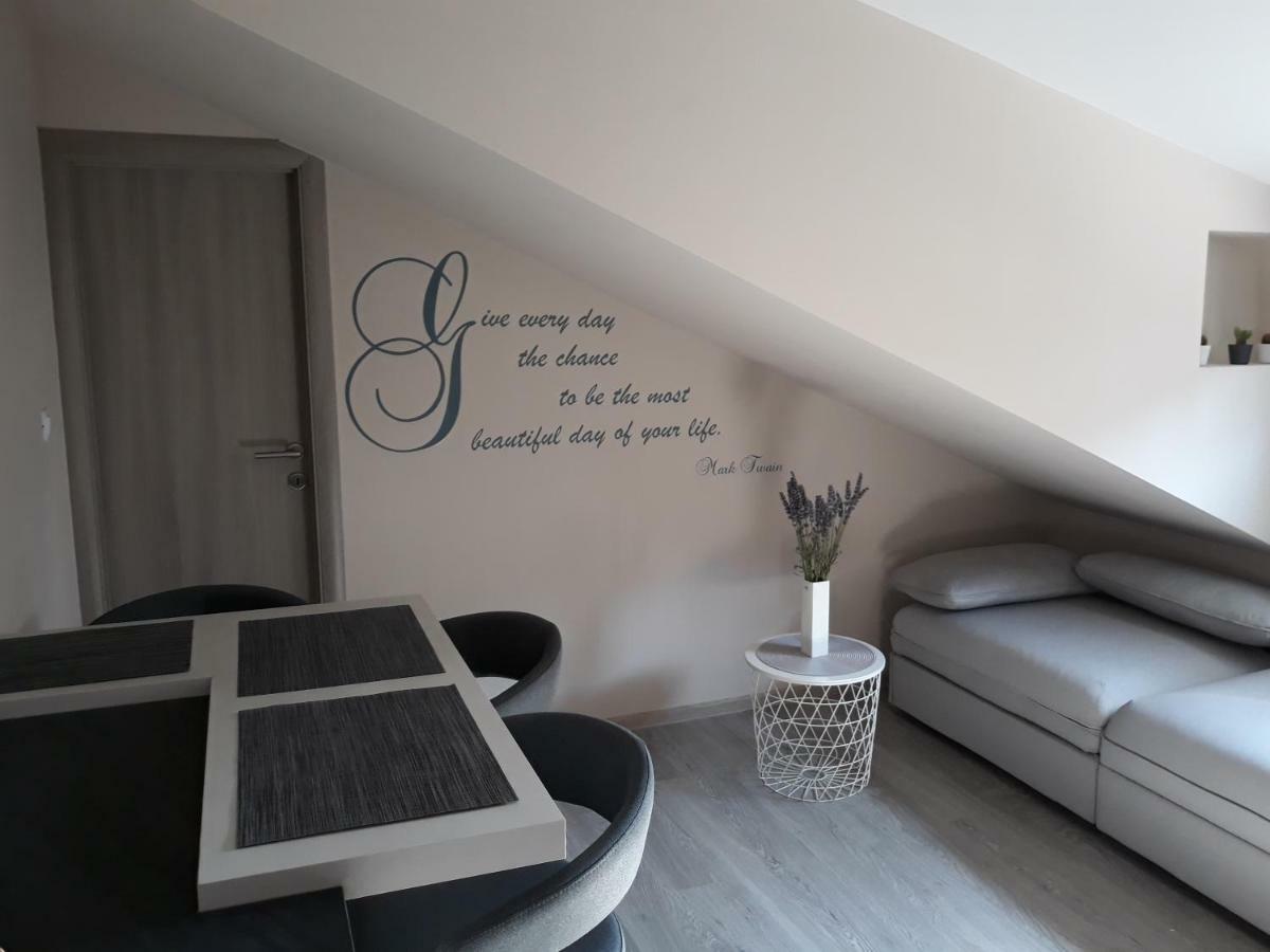 Center Apartment Dalu Pula Ngoại thất bức ảnh